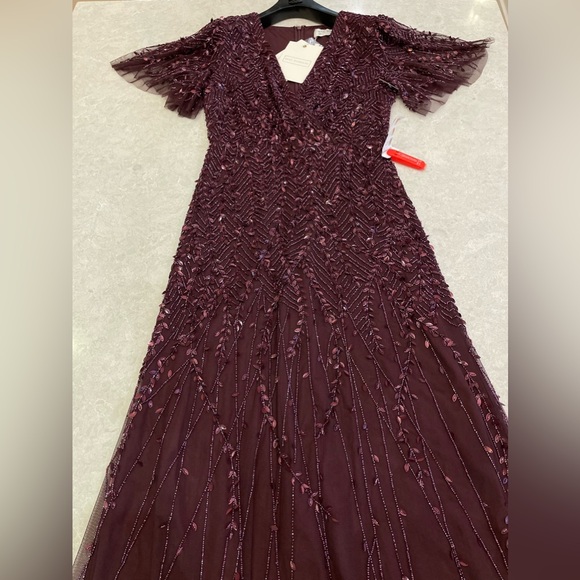 NWT Mac Duggal Beaded Leaves Butterfly Sleeve Gown Size 4 -$698.00 - Picture 12 of 13